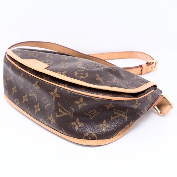 Louis Vuitton Monogram Menilmontant PM Crossbody - Picture 4 of 15